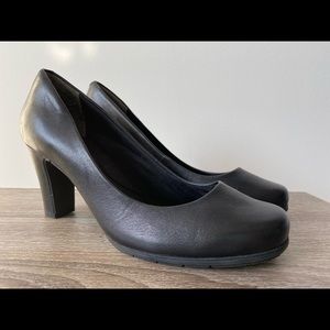 Rockport total motion pump black leather women’s 6